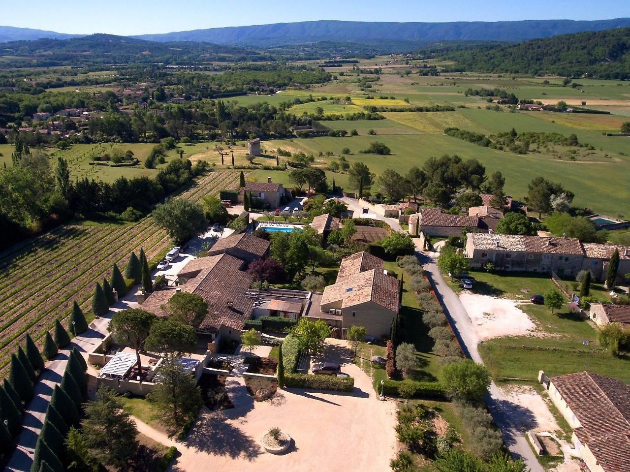 Hotel Carcarille Restaurant Le C Gordes Exterior photo
